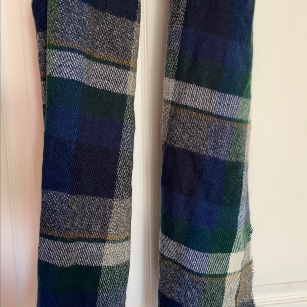 Scarf - Picture 2 of 3
